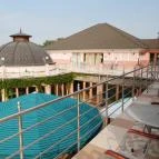 Thermál Hotel Szivek Berekfürdő - Medence/kert