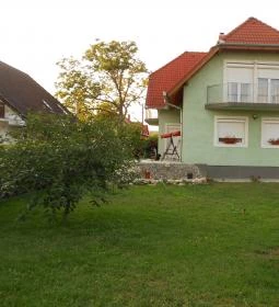 Sipos Apartmanház 