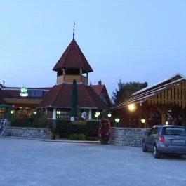 Huszár Vendéglő, Örvényes - Külső kép