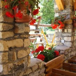 Huszár Vendéglő, Örvényes - Külső kép