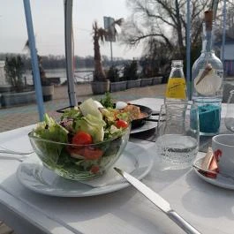 Vasmacska Terasz, Budapest - Étel/ital