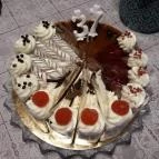 Tácsik Pékség & Fagyizó Pilisvörösvár - Étel/ital