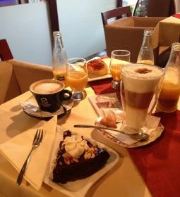 Lounge Coffee & Wine Kávéház