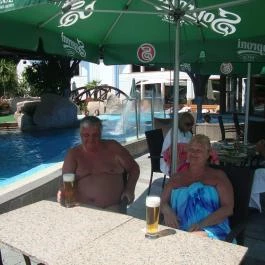 NaturMed Hotel Carbona Hévíz - Medence/kert