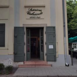 Százéves Cukrászda, Gyula - Külső kép