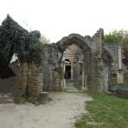 Angolkert Tata - Egyéb