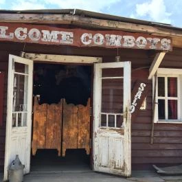 Henryx Western City Császár - Egyéb