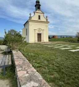 Kápolna a Kálvária-dombon
