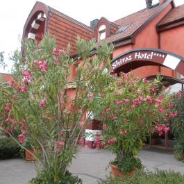 Mesés Shiraz Hotel Egerszalók - Külső kép