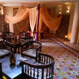 Mesés Shiraz Hotel Egerszalók - Belső