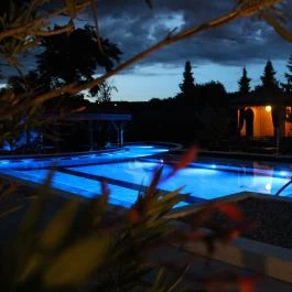 Mesés Shiraz Hotel Egerszalók - Medence/kert