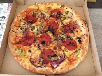 Pizzafaló Tatabánya