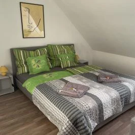 Telihold Apartman , Velence - Egyéb