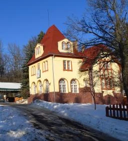 Kisinóc Sörkert & Étterem