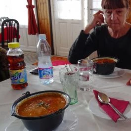 Kisinóc Sörkert & Étterem, Kóspallag - Belső