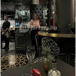 Újváros Bisztró Szarvas - Belső