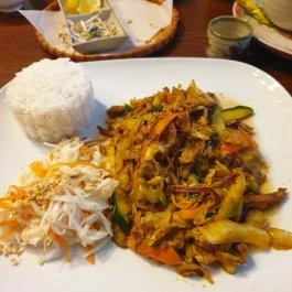 Hanoi Xua Autentikus Vietnámi Étterem Budapest - Étel/ital