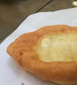 Mint a Mókus Fenn a Fán