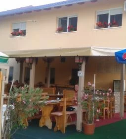 Balaton Étterem & Pizzéria 