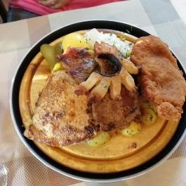 Négy Muskétás Étterem-Söröző Budapest - Étel/ital