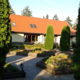 Puchner Kastélyszálló, Bikal - Medence/kert