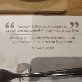 Scruton V.P. Budapest - Belső