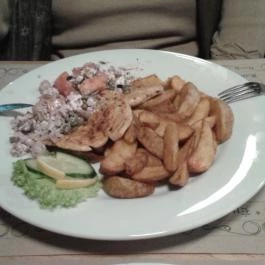 Tonett Pub Étterem & Pizzéria Budapest - Étel/ital