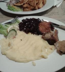 Tonett Pub Étterem & Pizzéria