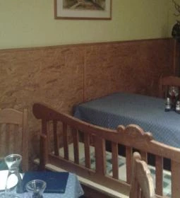 Vincellér-ház Borozó & Étterem