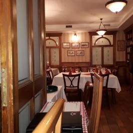 Vörös Postakocsi Étterem Budapest - Belső