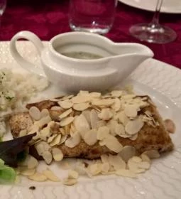 Ködmön Csárda Borétterem