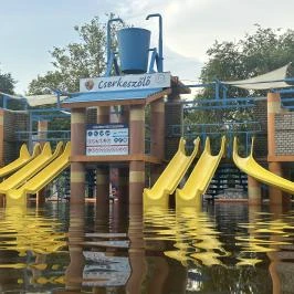 Cserkeszőlő Fürdő és Gyógyászati Központ Cserkeszőlő - Külső kép
