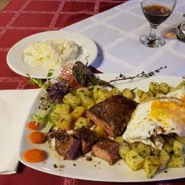 Malomudvar Étterem, Cukrászda , Panzió & Rendezvényház Gyöngyös - Étel/ital