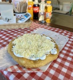 Tradicionális Lángos és reggeliző 