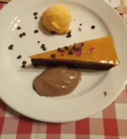 Kami Kisvendéglője