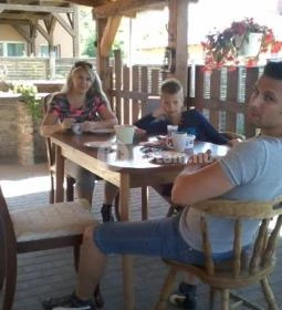 Napraforgó Vendégház 