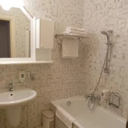 Erzsébet Szálloda Balatonőszöd, Balatonőszöd - Szobák