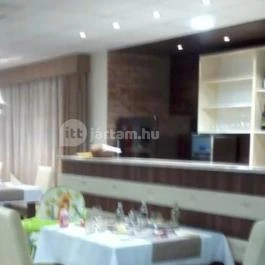 Hotel Medián, Hajdúnánás - Vendéglátás