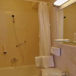 Hotel Kiss, Tata - Szobák