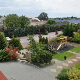 Hotel Kiss, Tata - Medence/kert