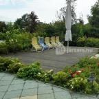 Hotel Kiss Tata - Medence/kert