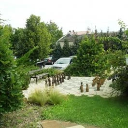 Hotel Kiss, Tata - Medence/kert