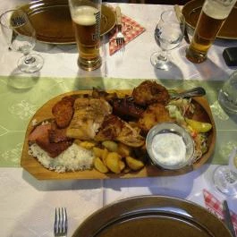 Nagy Fatál Konyhája Budapest - Étel/ital