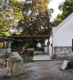 Lebuj Pincefogadó étterme