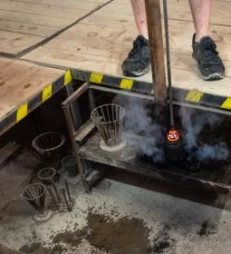 Parádsasvári üvegmanufaktúra