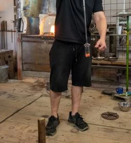 Parádsasvári üvegmanufaktúra