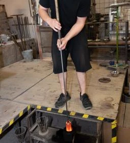 Parádsasvári üvegmanufaktúra