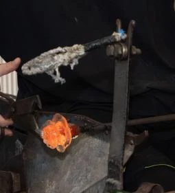 Parádsasvári üvegmanufaktúra