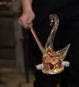 Parádsasvári üvegmanufaktúra