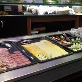 Grand Hotel Glorius, Makó - Vendéglátás